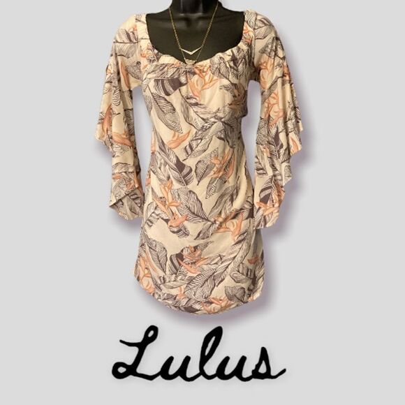 Lulus Dresses & Skirts - 𝅺: : LULUS Leaf Print Long Sleeve Bell Sleeve Cut Out Back Short Dress : :
